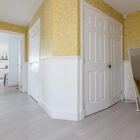 The Britannia Abode Apartment *