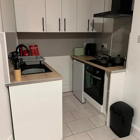 Apartment Parking - Sleep 3 - 1 Bedroom - Easy Access