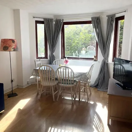 Edi - - 3 Bedroom Edinburgh