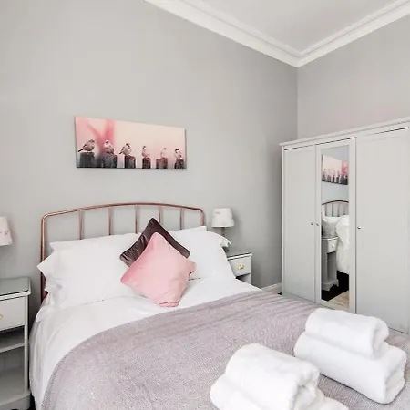 Beautiful Georgian New Town 2 Bed Edinburgh