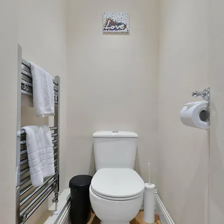 Great Location Centre * Edinburgh