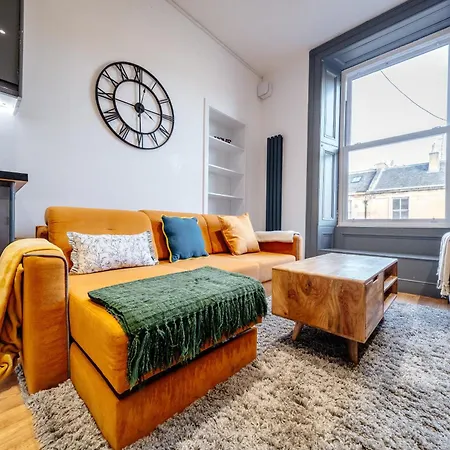 Duplex Penthouse - 10 Guests 7 Beds 15' Centre