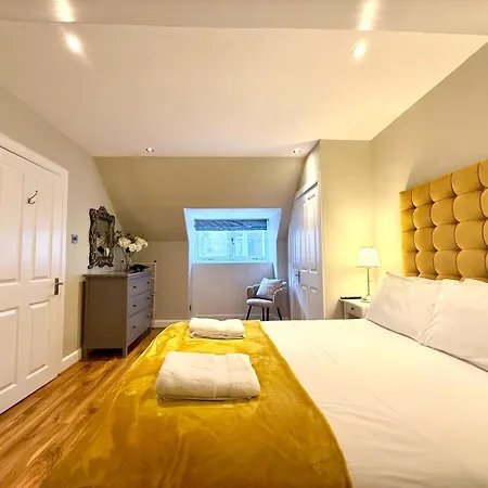 Historic Mews House 2br In Centre *