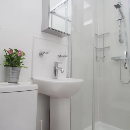 Lovely 3 Bdrm By Meadows *