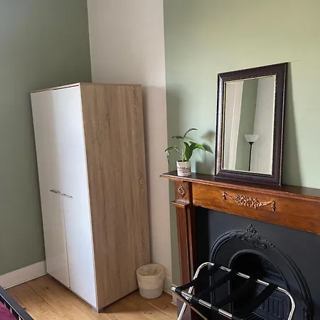 Classical 19th Century Stair - 3 Bedroom * Edinburgh