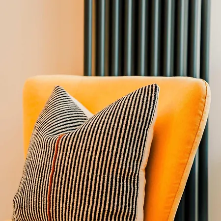 Modern 2 Bed With Parking Апартаменты *