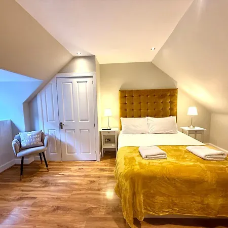 Historic Mews House 2br In Centre