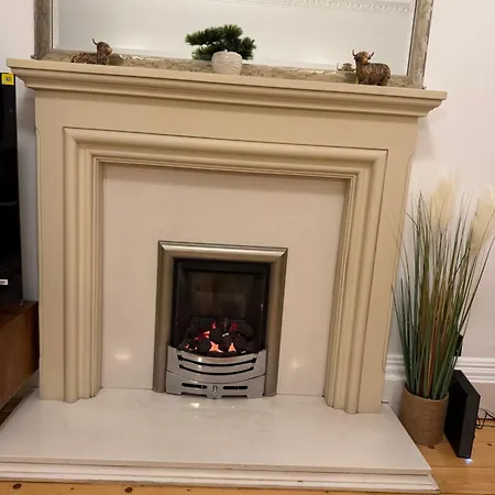 Luxurious Victorian 3 Bed Flat In The Heart Of