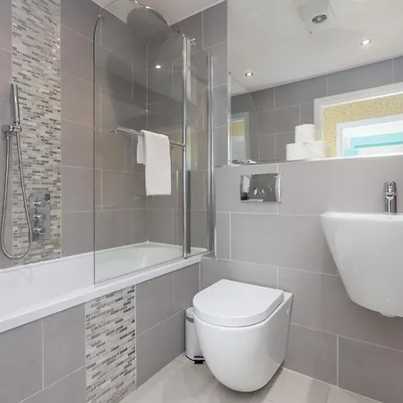 The Britannia Abode Apartment Edinburgh