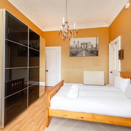 Apartment Stylish Southside Flat Near Old Town *
