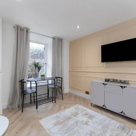 Newly Refurbished | | 3 Guests Appartement *
