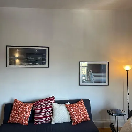 Classical 19th Century Stair - 3 Bedroom Edinburg