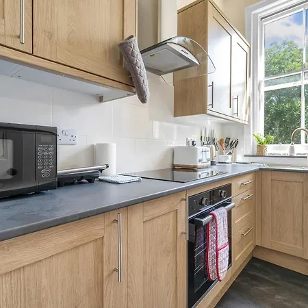 Victorian Apartment, Walk To Old Town, Sleeps 8 Apartmán