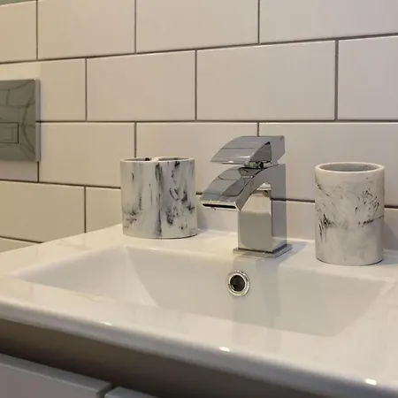 Old Town Modern Retreat - Near The Castle Apartment Edinburgh