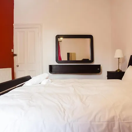 Lovely 3 Bdrm By Meadows Appartement