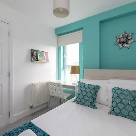 The Britannia Abode Apartment Edinburgh
