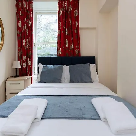 Gardners Crescent Apartment Edinburgh
