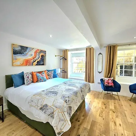 Stellar - 2 & 3 Bedroom 아파트