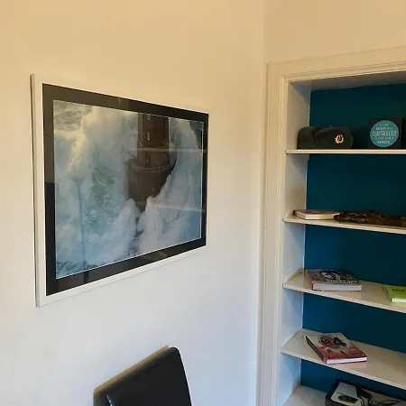 Classical 19th Century Stair - 3 Bedroom Apartment Edinburgh