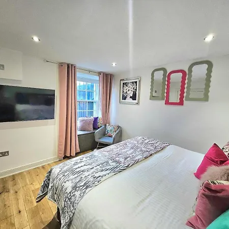 Stellar - 2 & 3 Bedroom 아파트