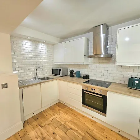 Stellar - 2 & 3 Bedroom 아파트