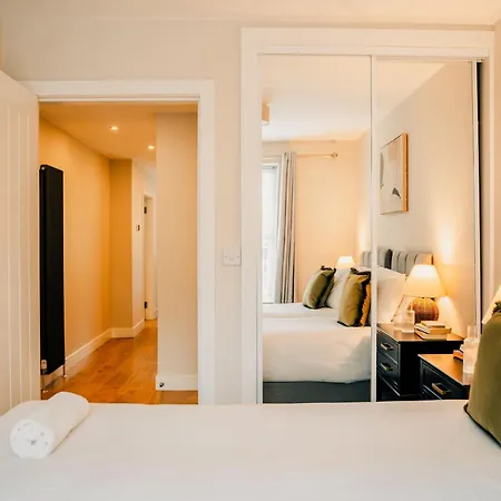Modern 2 Bed With Parking Эдинбург