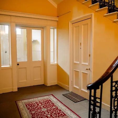 1 Bedroom In Historic Georgian Townhouse Apartment Edinburgh