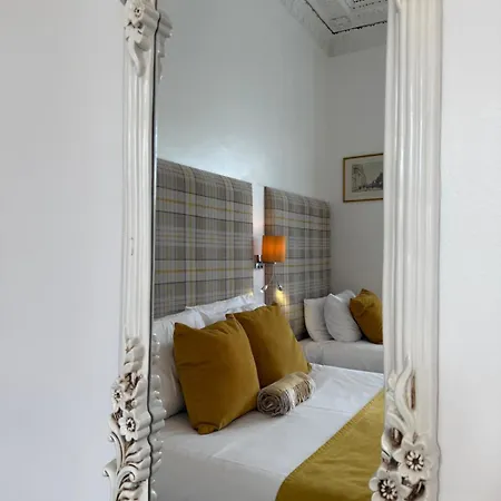 Edinburgh37 Otel 4*