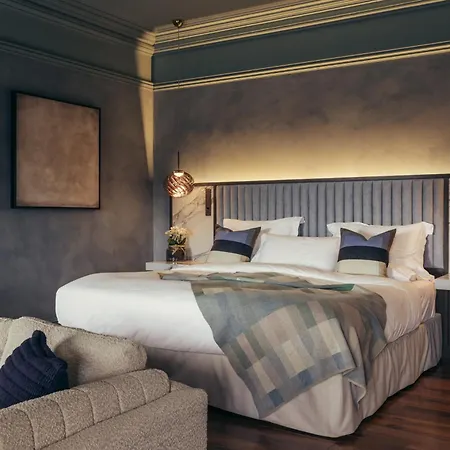 Lyla Hotel 5*