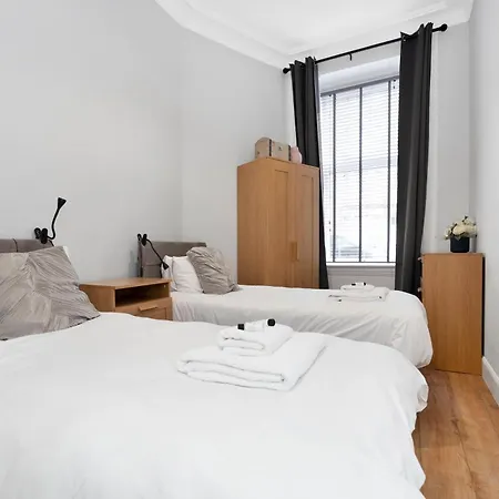 Modern Sleeps 6 Lägenhet Edinburg