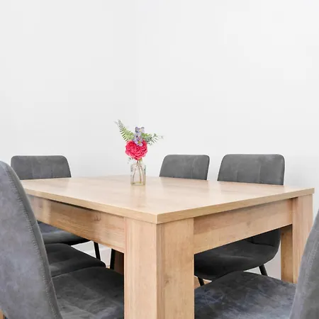 Modern Sleeps 6 * Edinburgh
