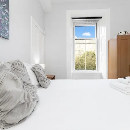 Modern Sleeps 6 Edinburgh