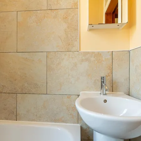 Апартаменты Bright 1 Bedroom Near Centre *