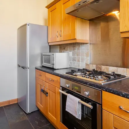 Bright 1 Bedroom Near Centre