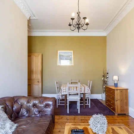 Bright 1 Bedroom Near Centre