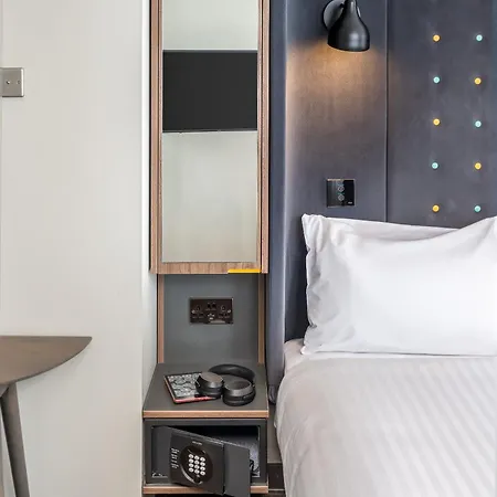 Point A Haymarket Отель 3*