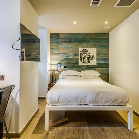 Stay Central Hotel 3*