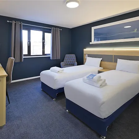 Отель Travelodge Dreghorn 3*