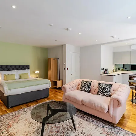 Dragon Luxury Serviced At Alva Street *