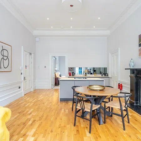 Dragon Luxury Serviced At Alva Street *