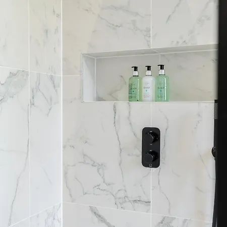 Dragon Luxury Serviced At Alva Street Apartment *