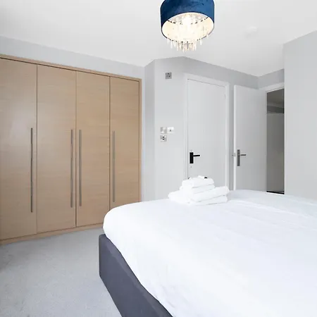 Appartement Spacious 4br Centre W/ Free Parking *