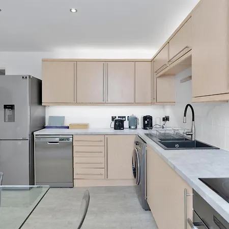 Spacious 4br Centre W/ Free Parking 爱丁堡