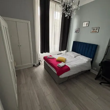 Grange Lone Entire With Two Double Beds *