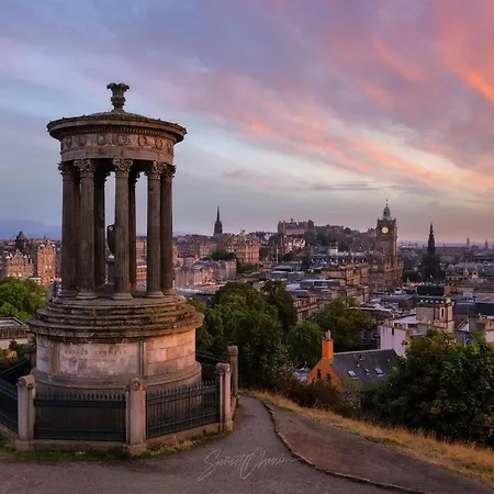 Stylish Victorian Apartment's Close To The Botanical Gardens, Free Parking! * Edinburg