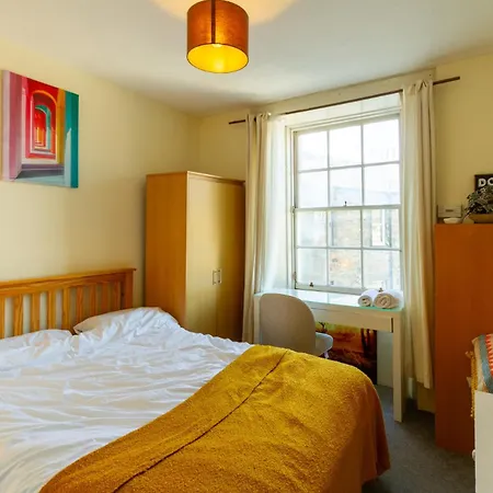 Charming 2bd Flat 10 Minutes To Castle Edimburgo