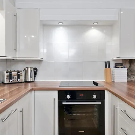 Rose Street Flat * Edinburgh