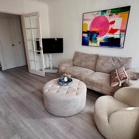 Apartment Nicolson Street Two Bedrooms Edinburgh