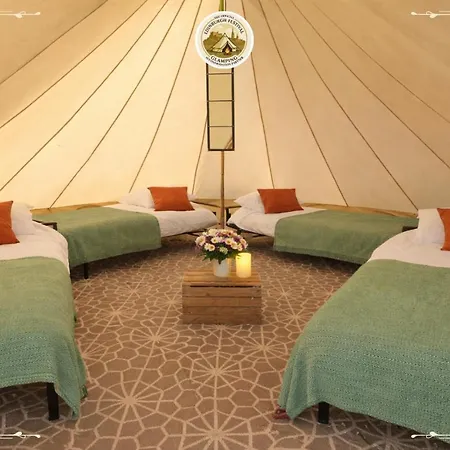 Festival Glamping By Social אתר קמפינג *