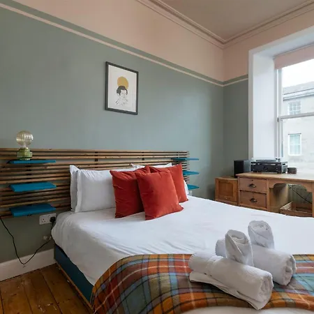 Festival Flat * Edinburgh